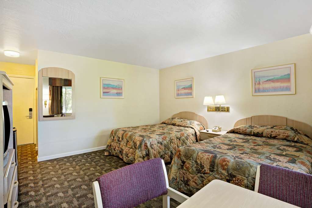 Knights Inn South Lake Tahoe Room photo