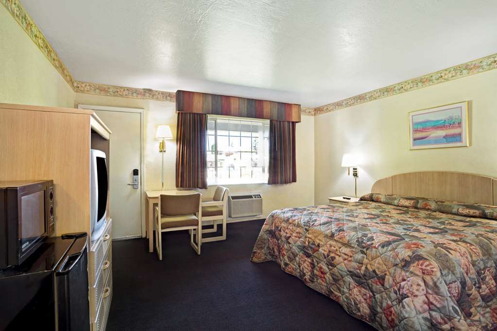 Knights Inn South Lake Tahoe Room photo